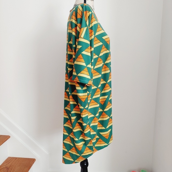 LulaRoe Irma Aztec Geometric Tunic Top Short Sleeve M - Picture 3 of 7